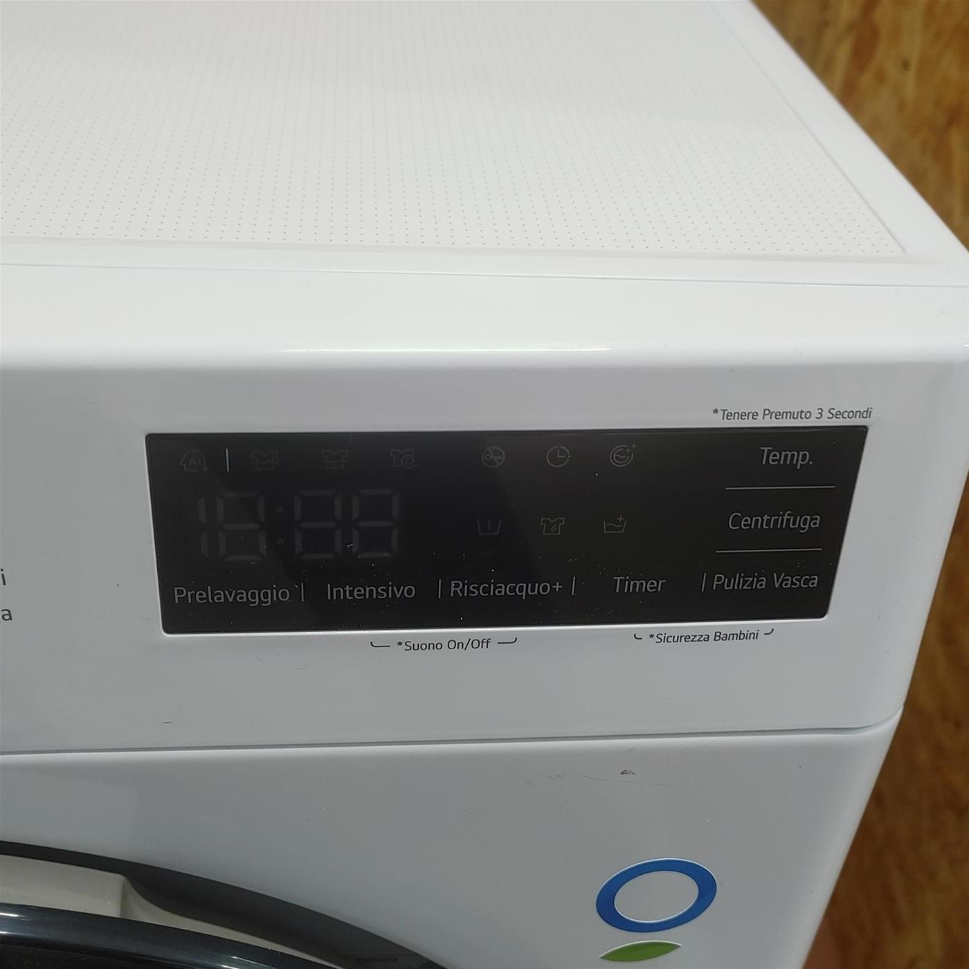 Lavatrice LG F4R3009NSWB Carica frontale 9 kg 1400 Giri/min Bianco