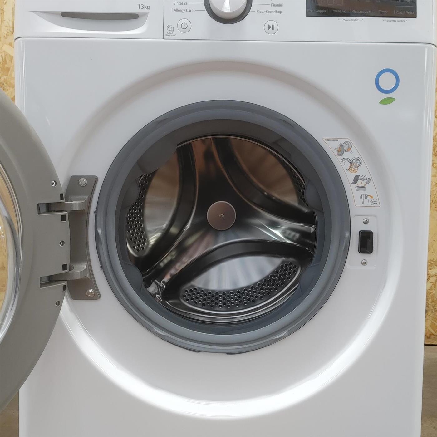 Lavatrice LG F4R3013NSWB AI DD, Lavaggio a vapore 13 Kg