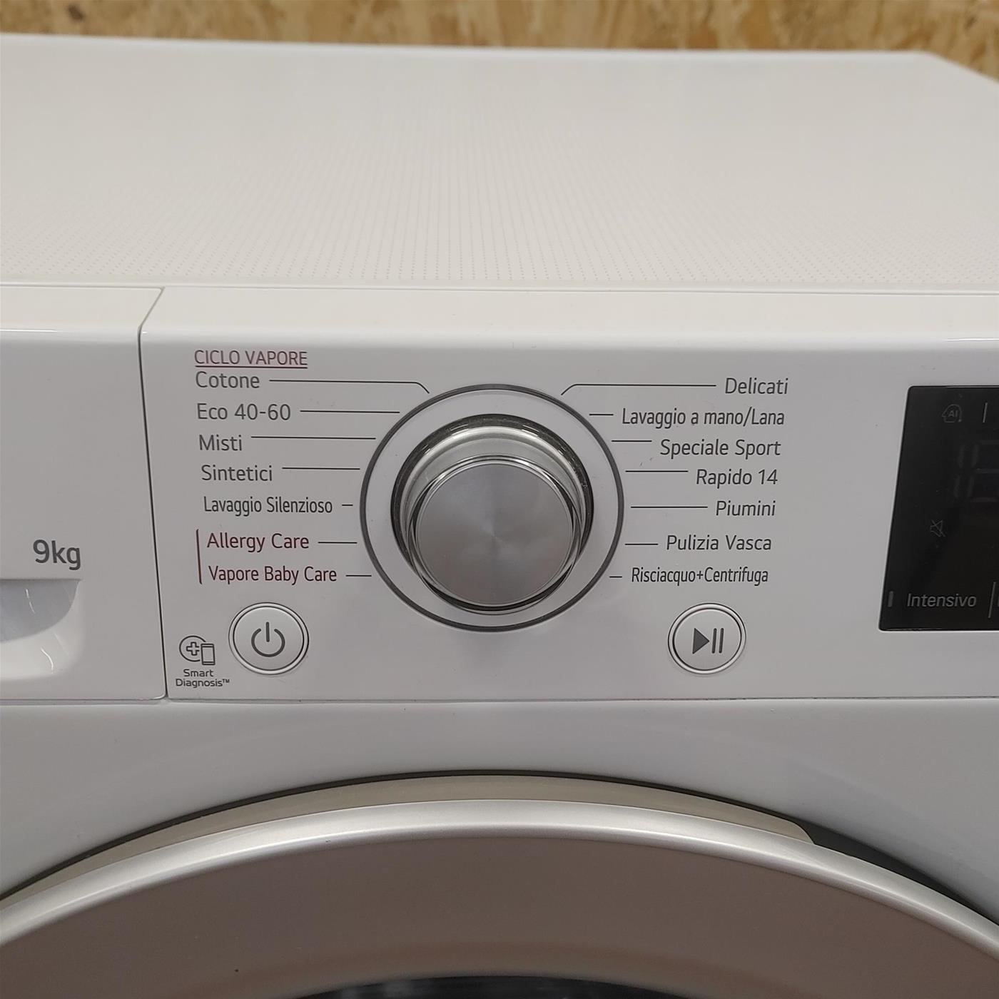 Lavatrice LG F4WV309SAE Carica frontale 9 kg 1400 Giri/min Bianco