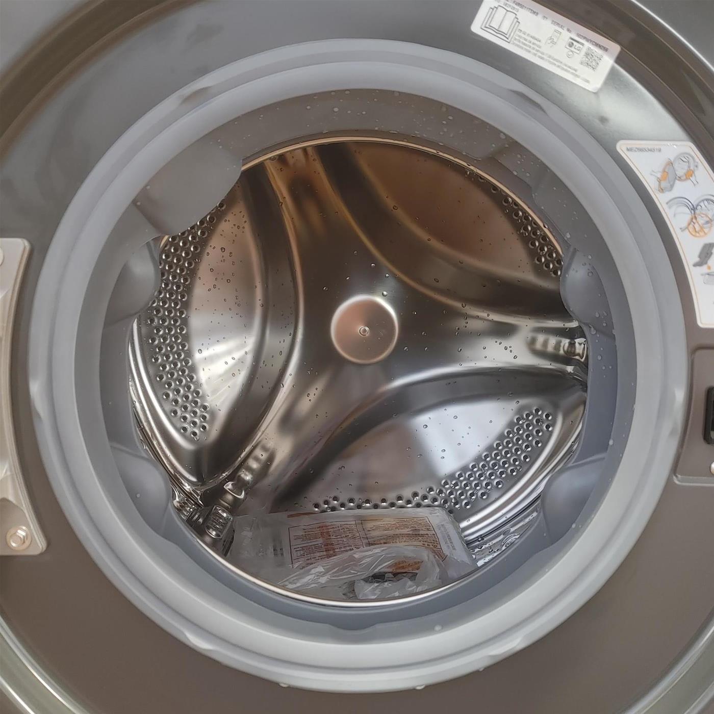 Lavatrice LG F4R5011TSMB Carica frontale 11 kg