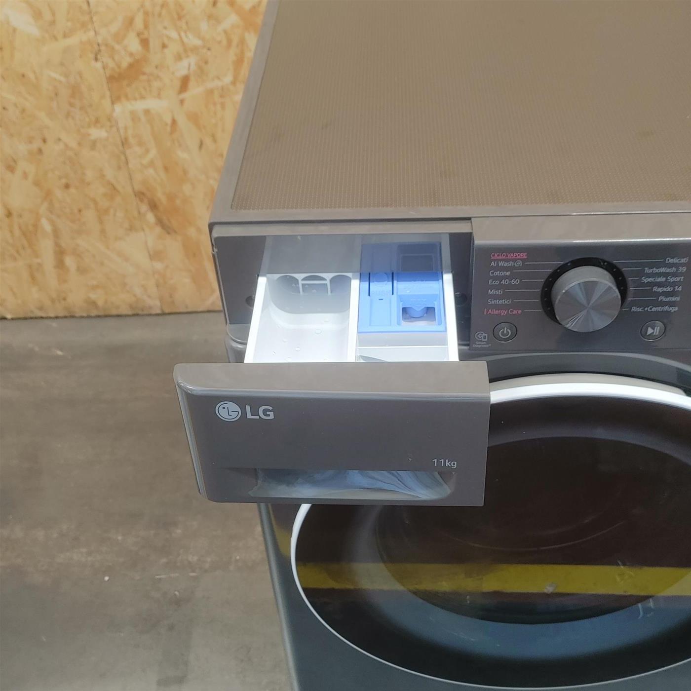 Lavatrice LG F4R5011TSMB Carica frontale 11 kg