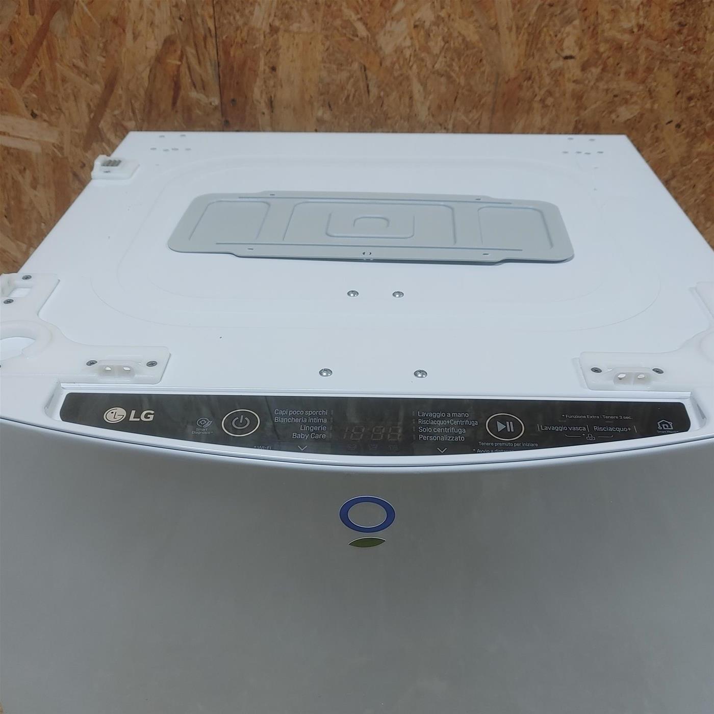Lavatrice LG F8K5XN3 Carica dall'alto 2 Kg