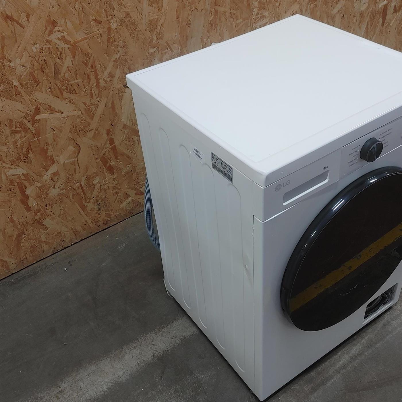 Lavatrice smart LG F4NX1009NWB Classe A 9 Kg