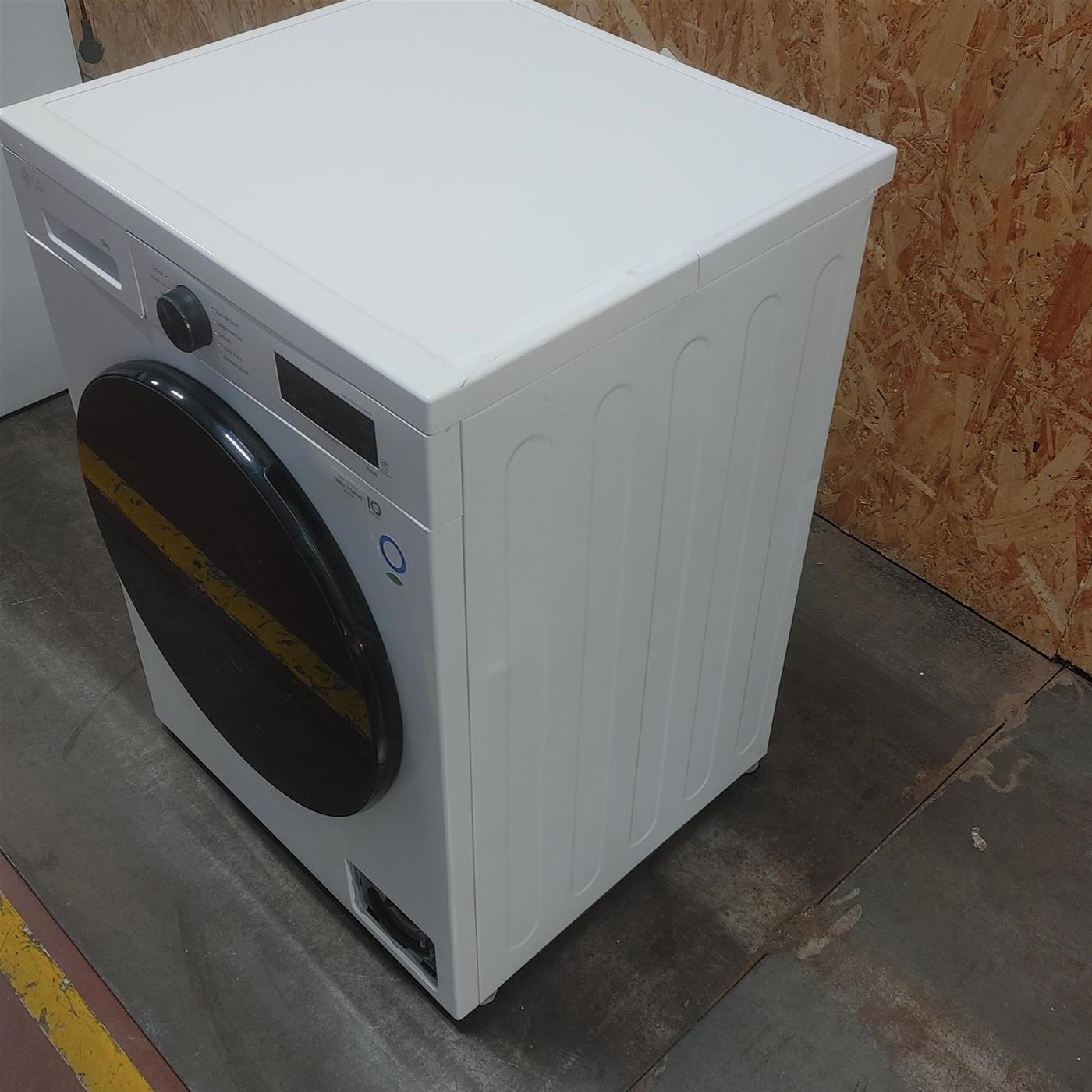 Lavatrice smart LG F4NX1009NWB Classe A 9 Kg