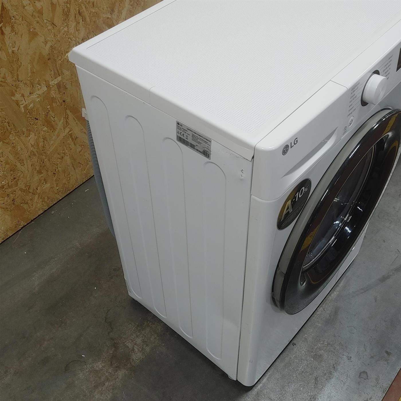 Lavatrice intelligente LG F2R3S09NSWB Classe A 9 Kg