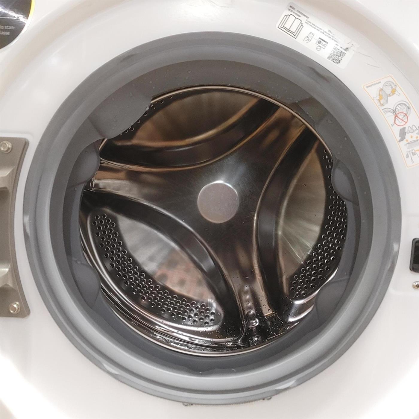 Lavatrice intelligente LG F2R3S09NSWB Classe A 9 Kg