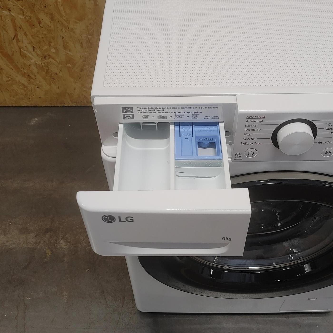Lavatrice intelligente LG F2R3S09NSWB Classe A 9 Kg