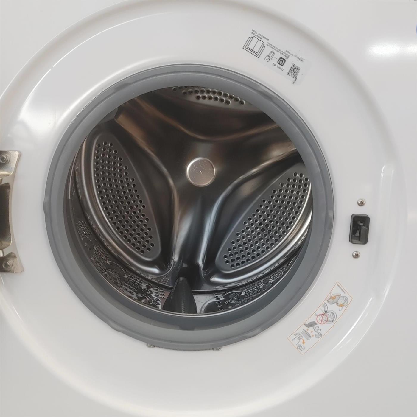 Lavatrice smart LG F4NX1009NWB Classe A 9 Kg
