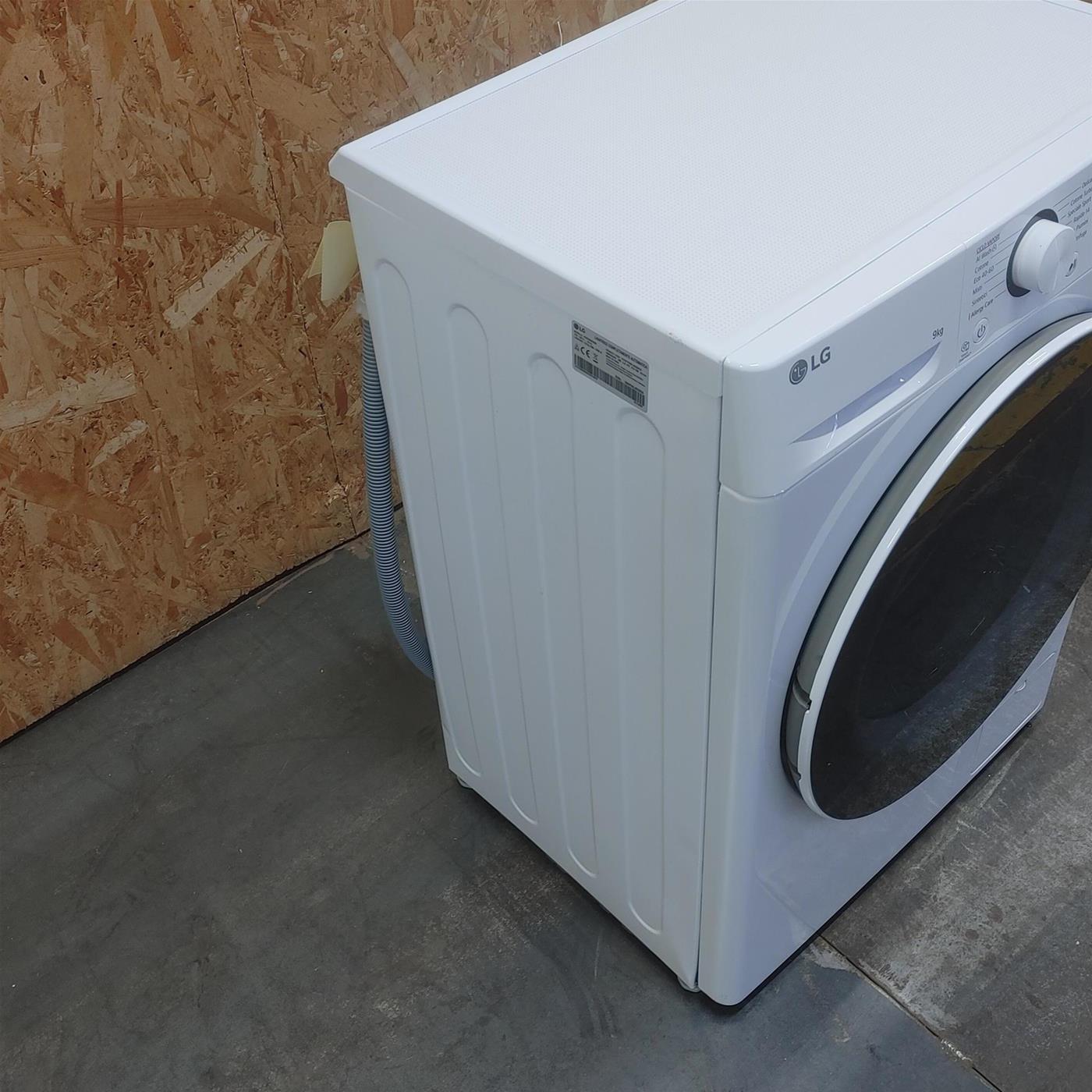 Lavatrice intelligente LG F2R3S09NSWB Classe A 9 Kg