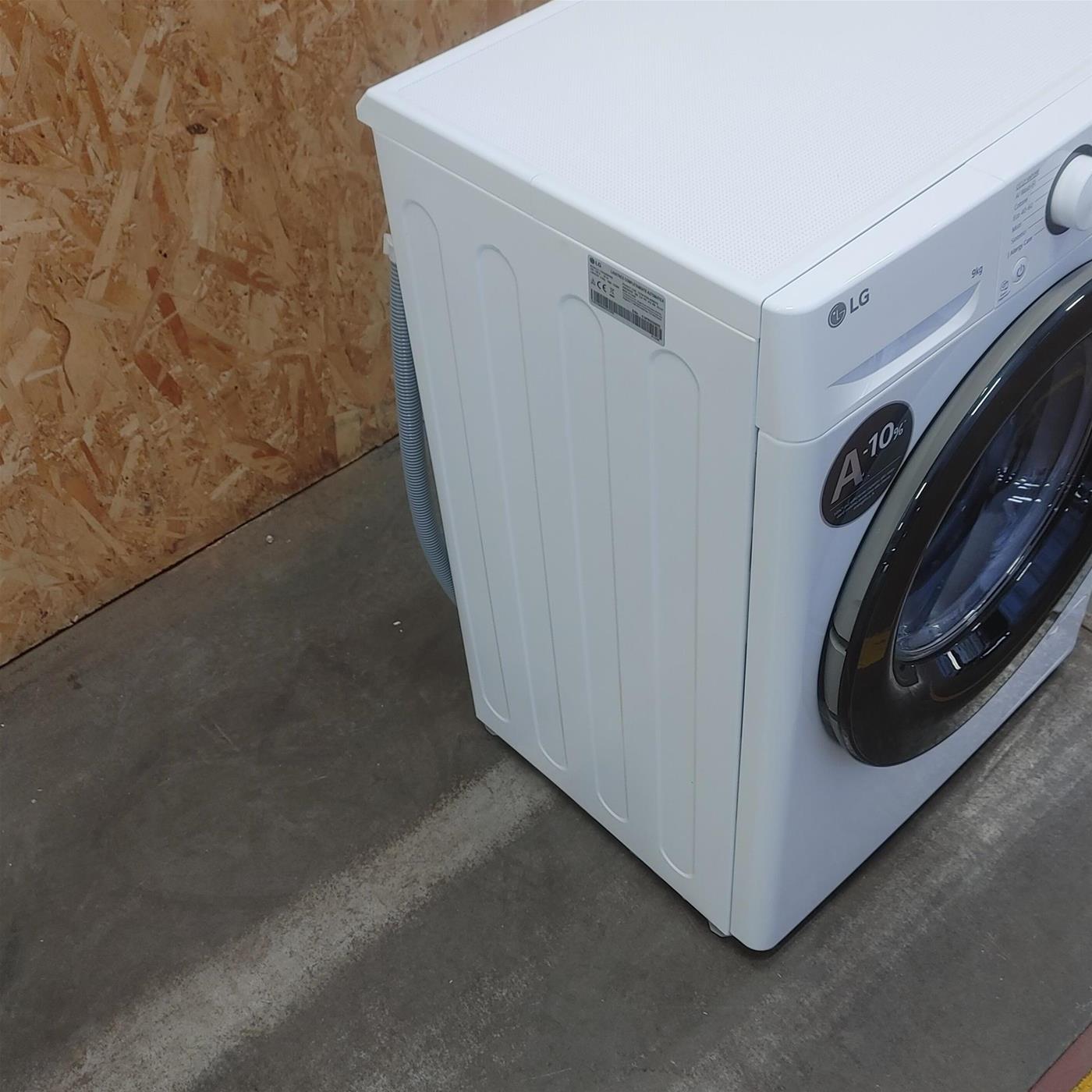 Lavatrice intelligente LG F2R3S09NSWB Classe A 9 Kg