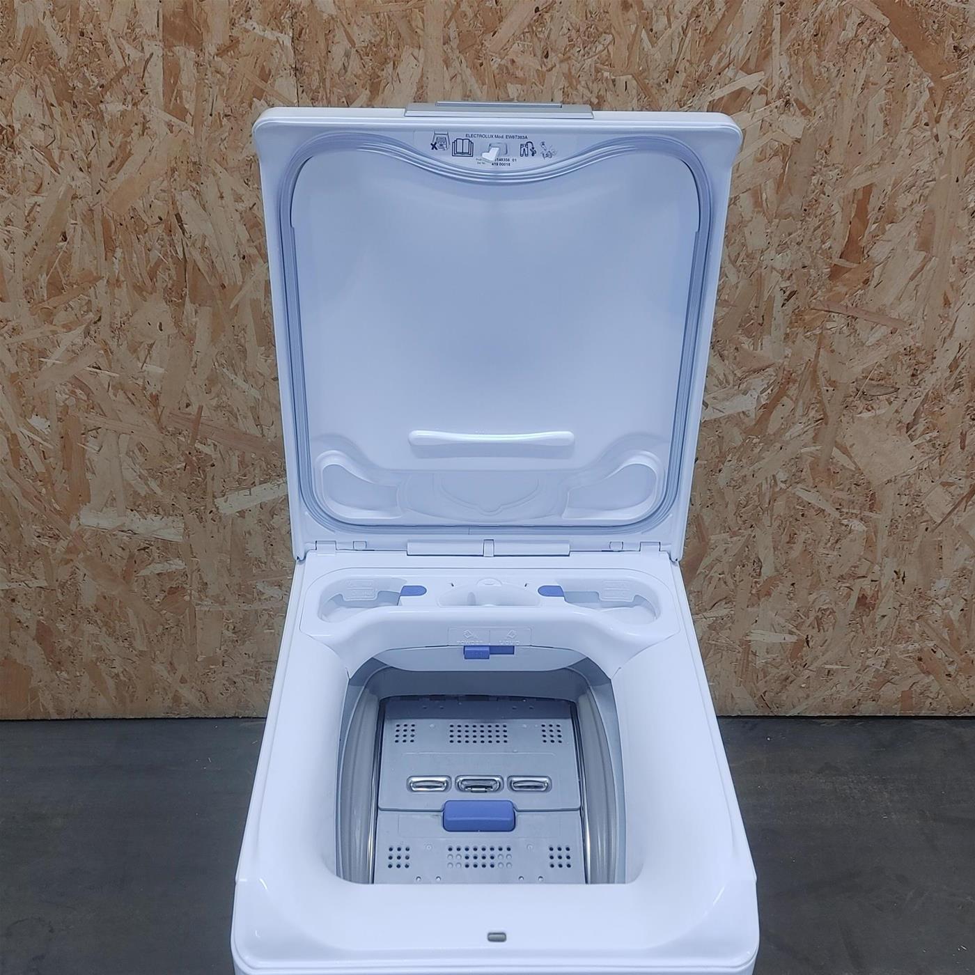 Lavatrice Electrolux EW8T363A Carica dall'alto 6 kg 1251 giri Bianco