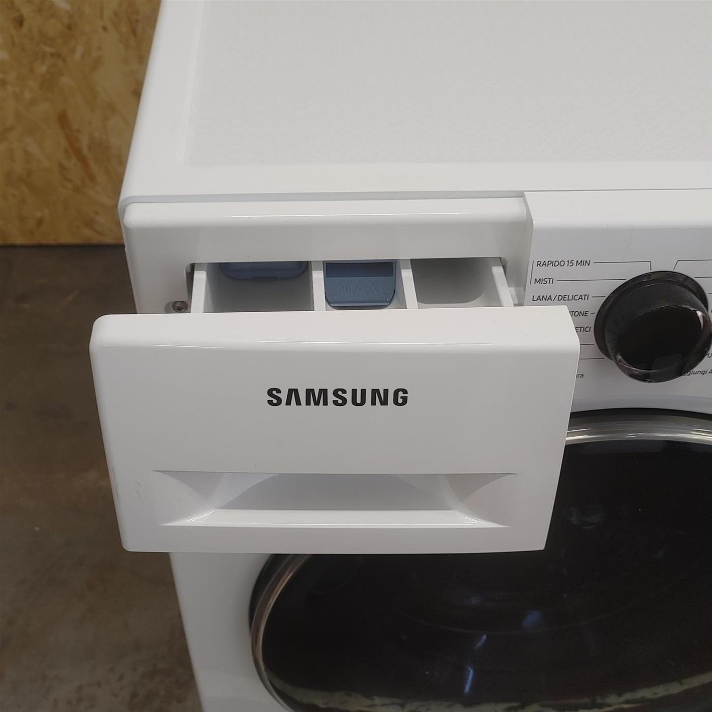 Samsung WD8NK52E0AW/ET lavasciuga slim a caricamento frontale Crystal Clean™ 8/5 kg Classe C/F 1200 giri/min, Porta blu + Panel Nero