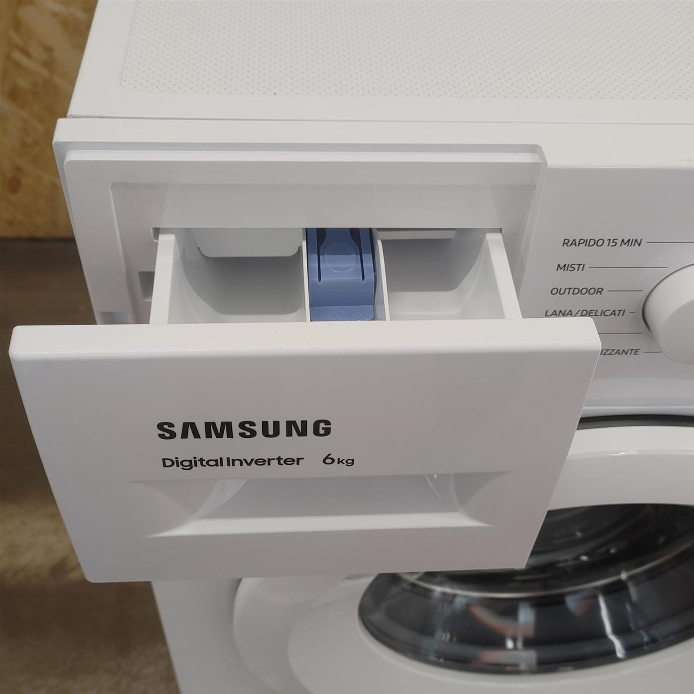 Lavatrice Samsung WW60A3120WE Caricamento frontale 6 kg 1200 Giri/min Bianco
