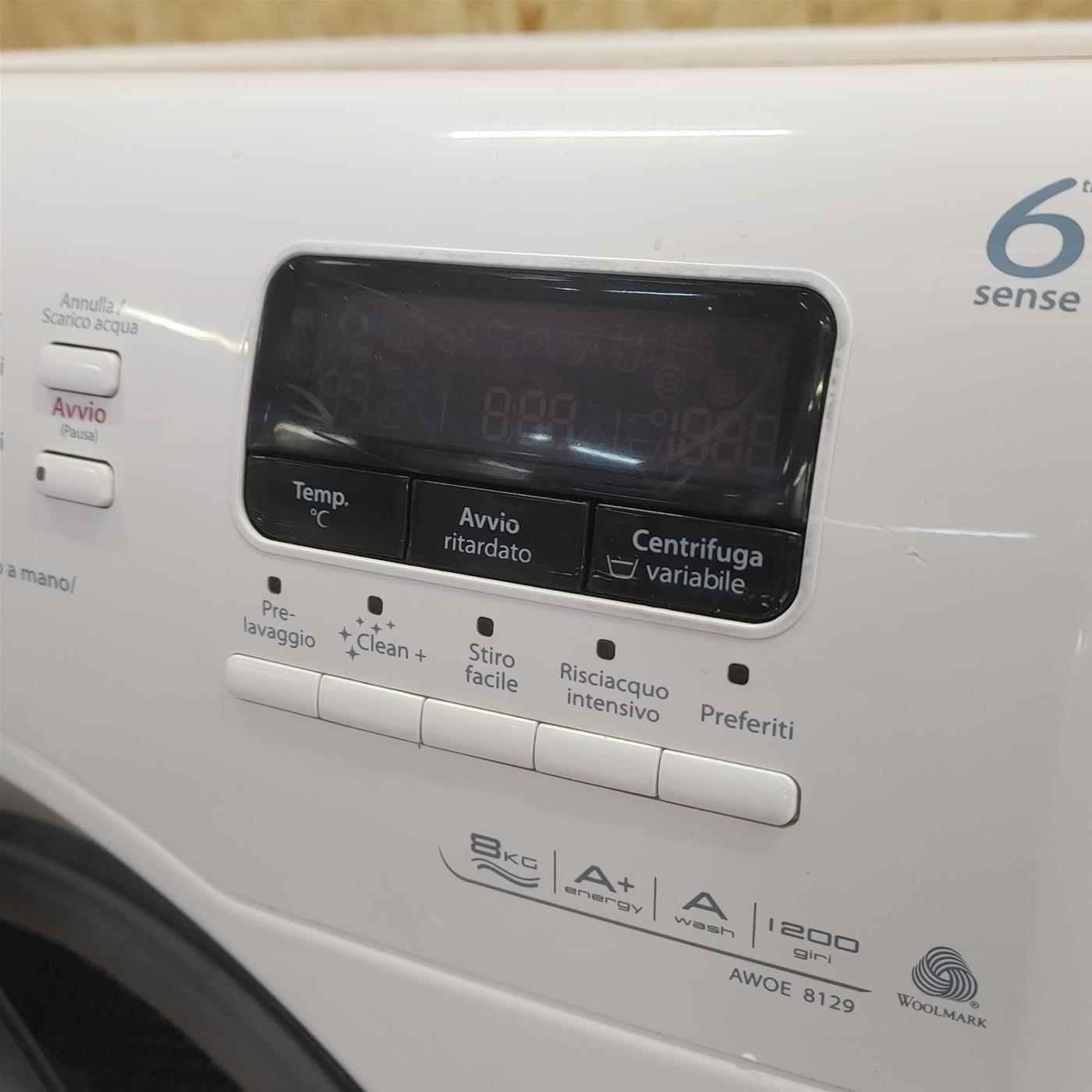 Whirlpool AWOE8129 lavatrice Caricamento frontale 8 kg 1200 Giri/min Bianco