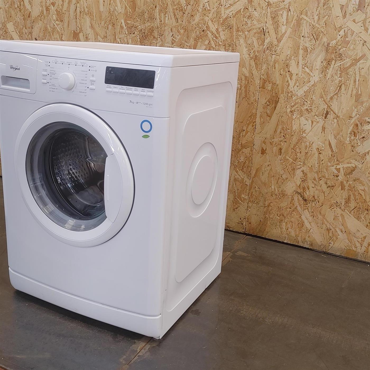 Whirlpool FSCR80217 lavatrice Caricamento frontale 8 kg 1200 Giri/min Bianco