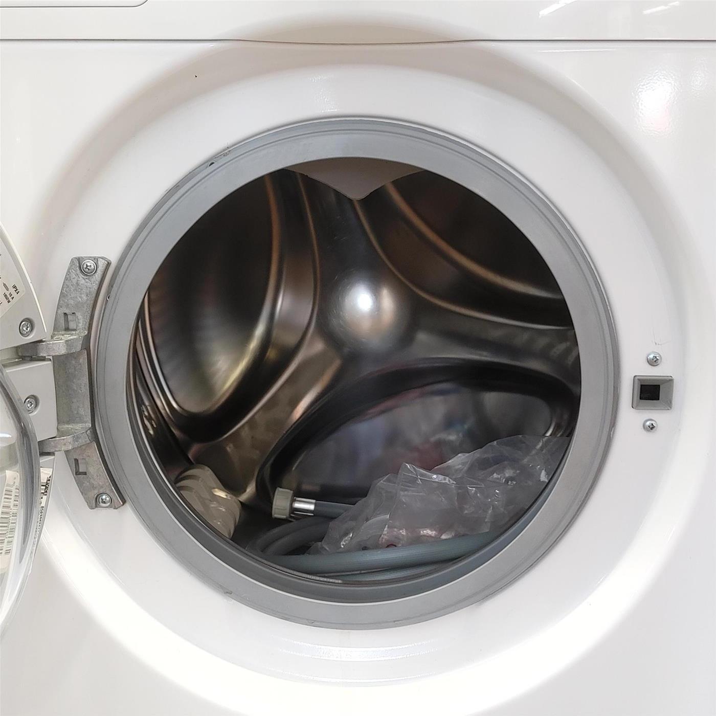 Whirlpool FSCR80217 lavatrice Caricamento frontale 8 kg 1200 Giri/min Bianco