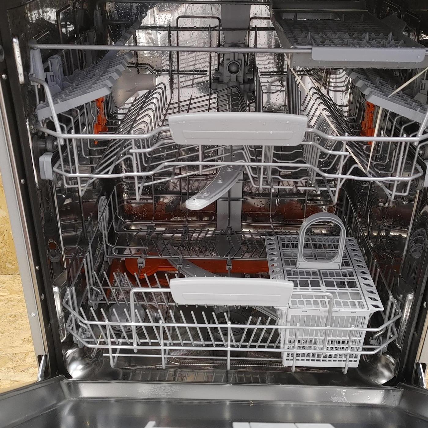 Hotpoint HIC 3C26 CW A scomparsa totale 14 coperti E