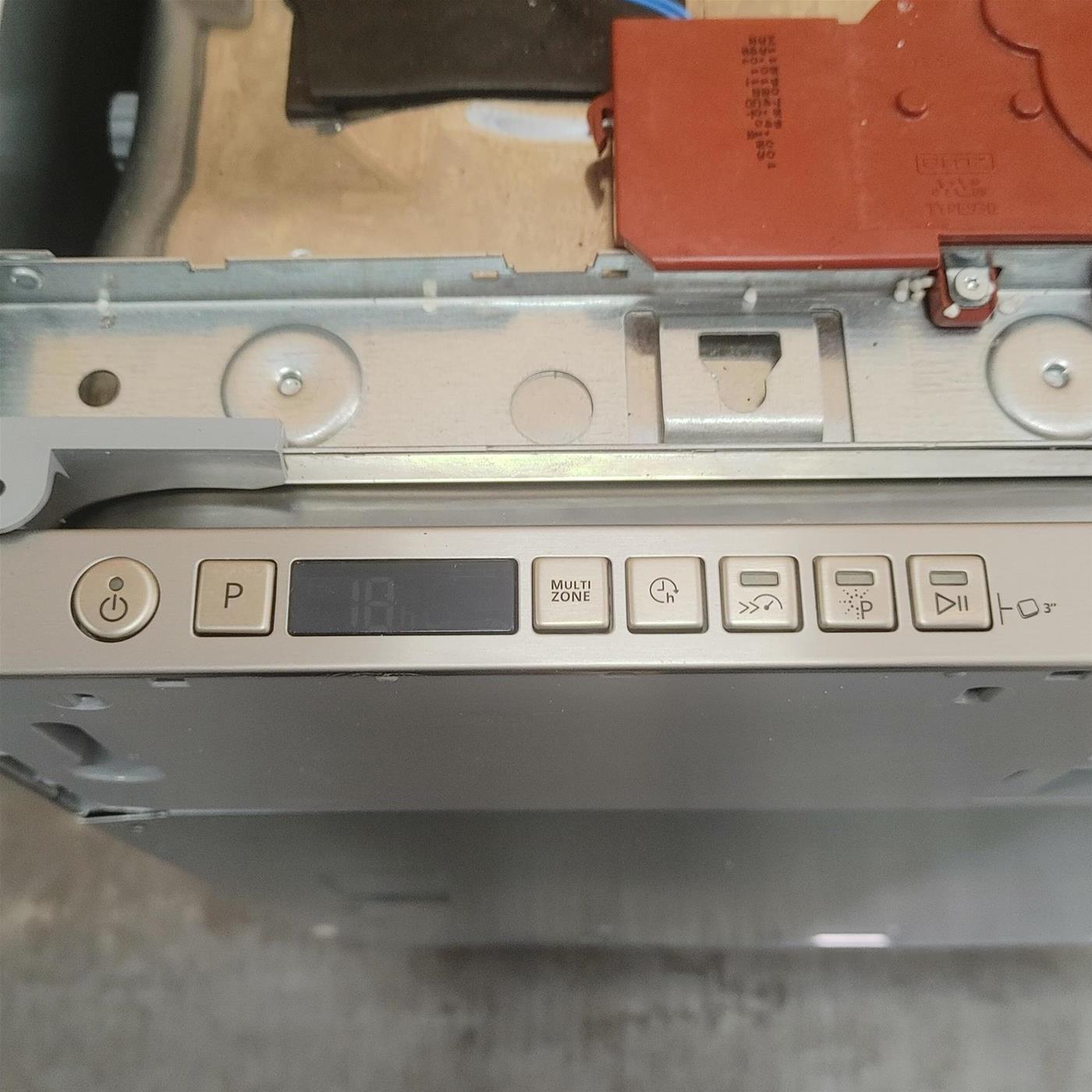 Lavastoviglie Whirlpool WIO 3O540 da Incasso 14 Coperti