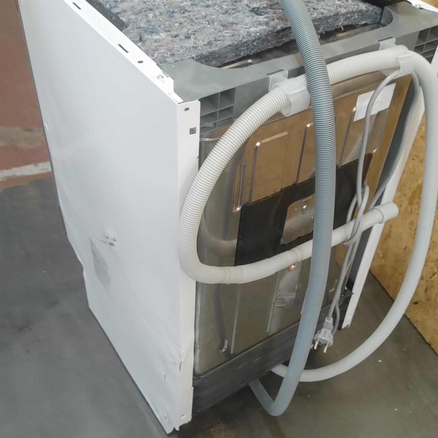 Lavastoviglie Beko DIS35023 A scomparsa totale 10 coperti