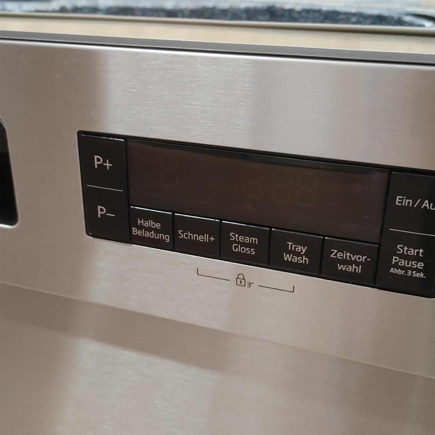 Beko DUN6634FXBG lavastoviglie A scomparsa totale 14 coperti E