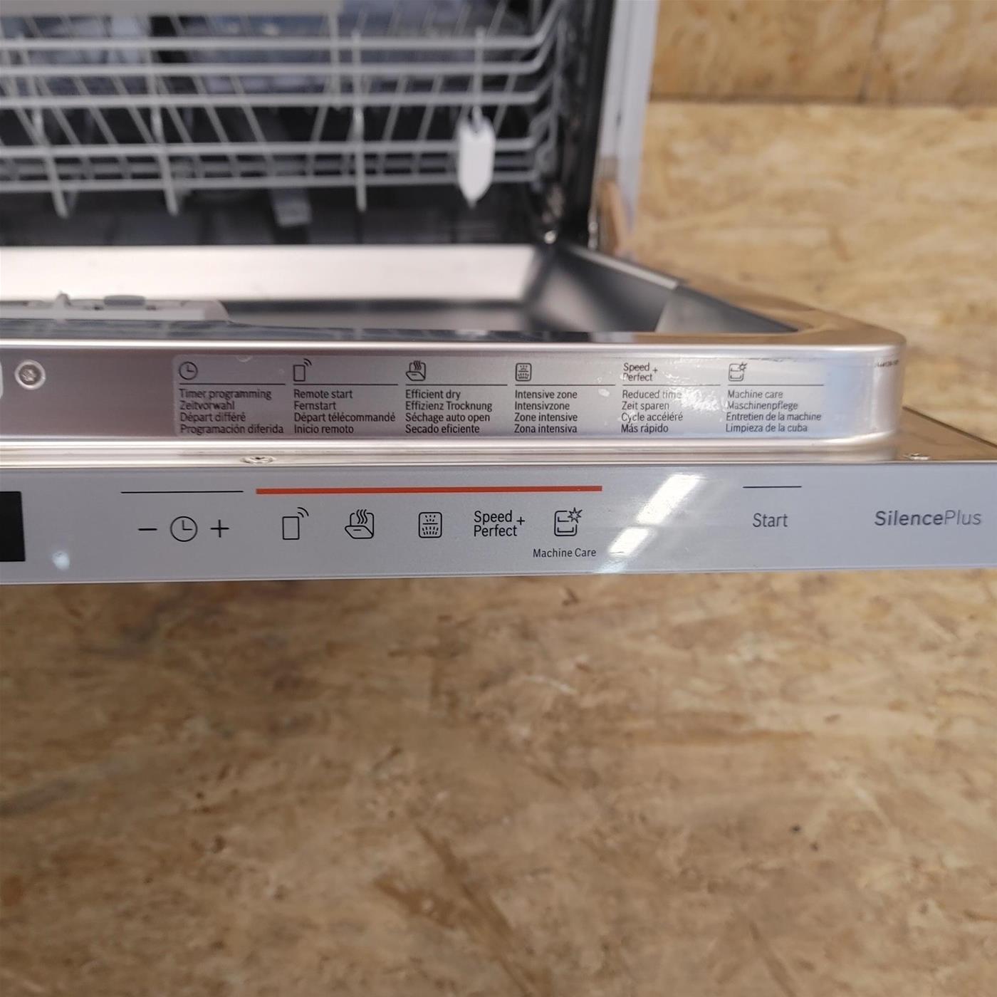 Bosch SMV6ECX51E lavastoviglie A scomparsa totale 13 coperti C