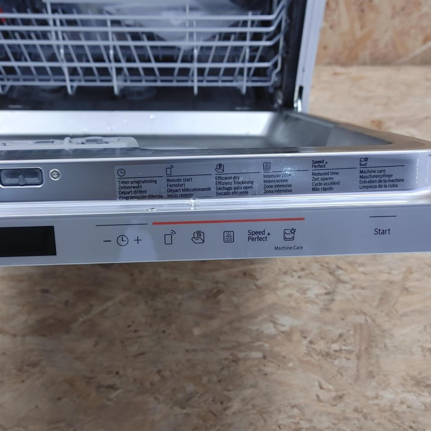 Bosch SMV6ECX51E lavastoviglie A scomparsa totale 13 coperti C