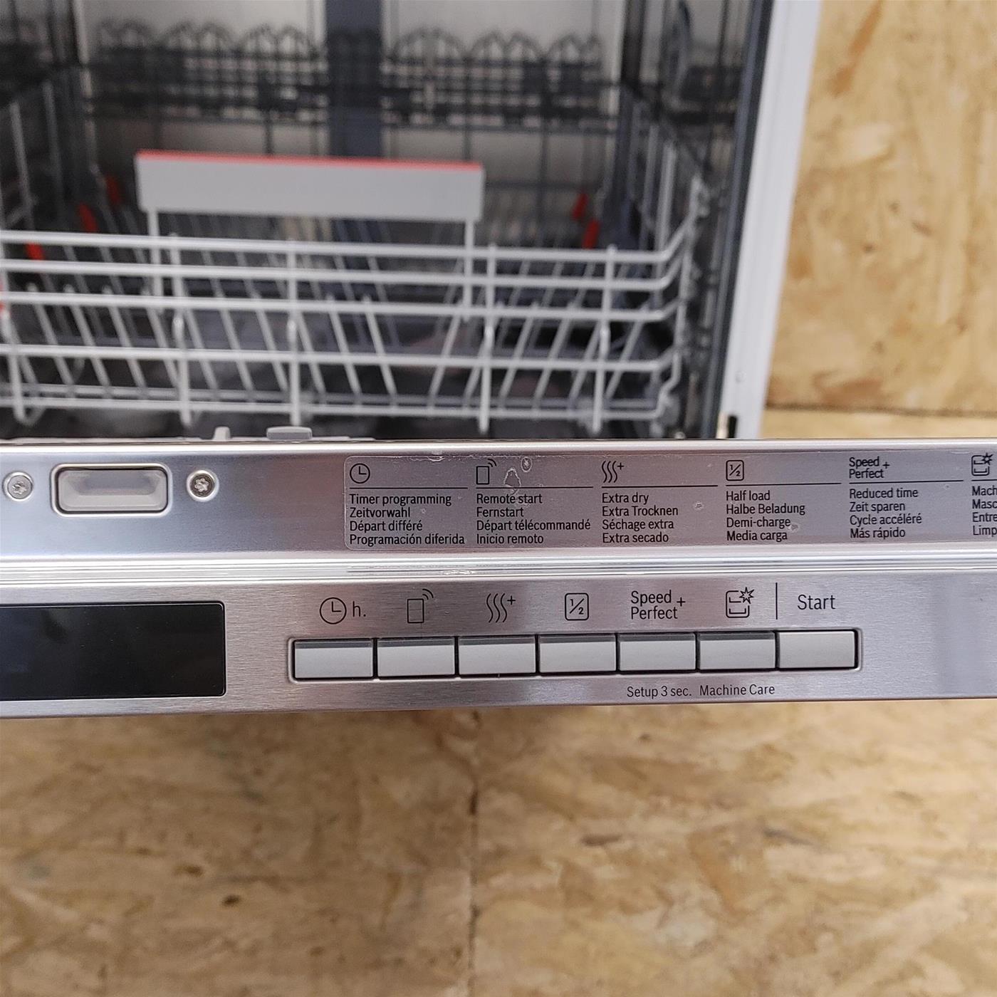 Bosch Serie 6 SMV6ZCX07E lavastoviglie A scomparsa totale 14 coperti C