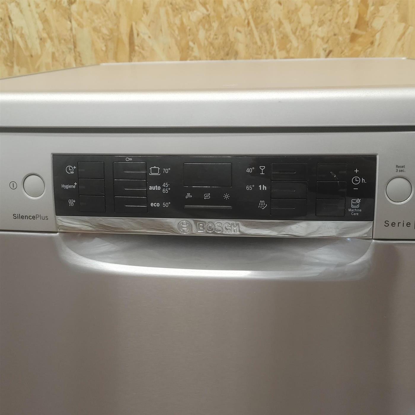 Bosch Serie 4 SMS46KI01E lavastoviglie Libera installazione 13 coperti E