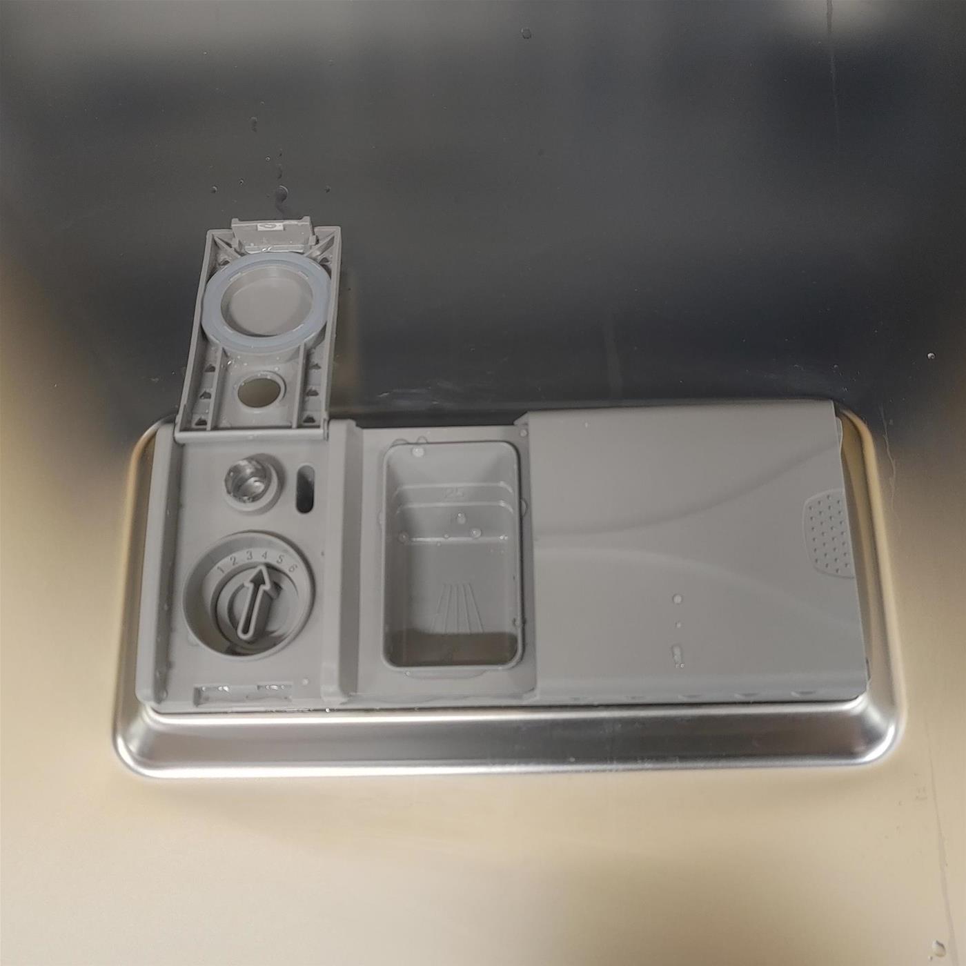 Candy CDIM 5146/T 16 coperti a scomparsa totale