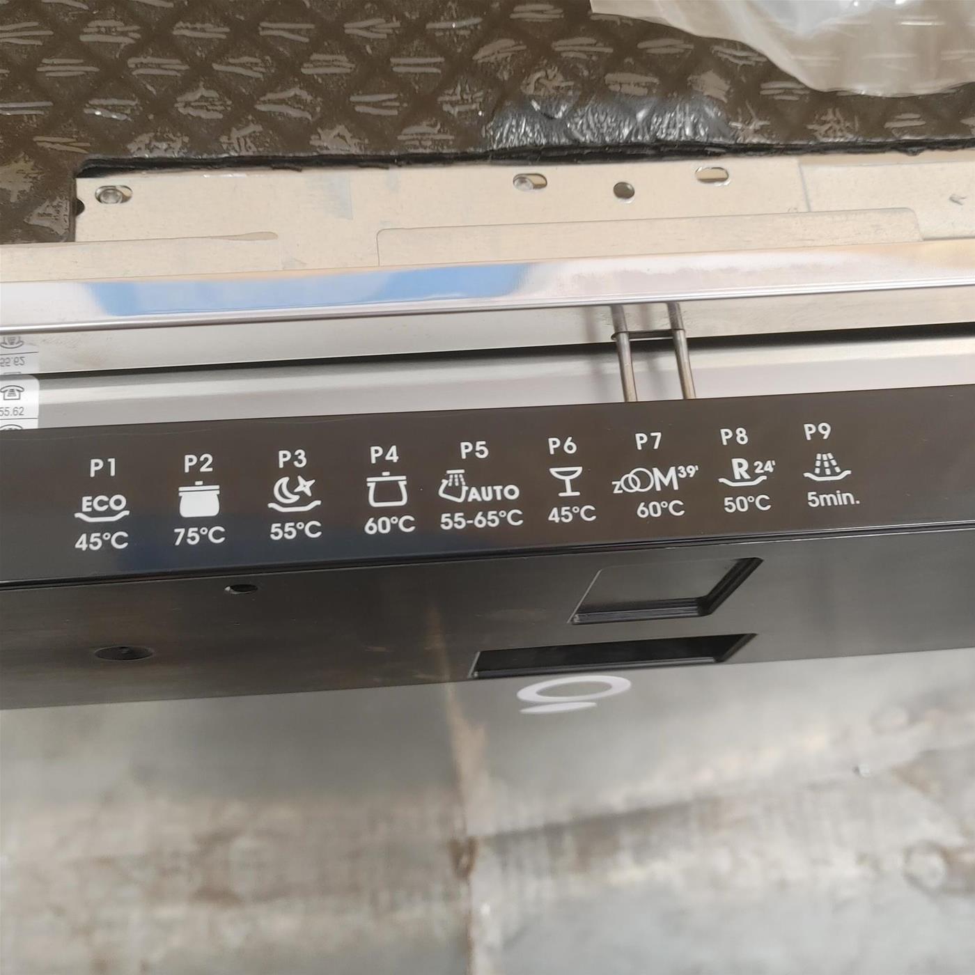 Candy Brava CSIN 2D360PB A scomparsa totale 13 coperti E