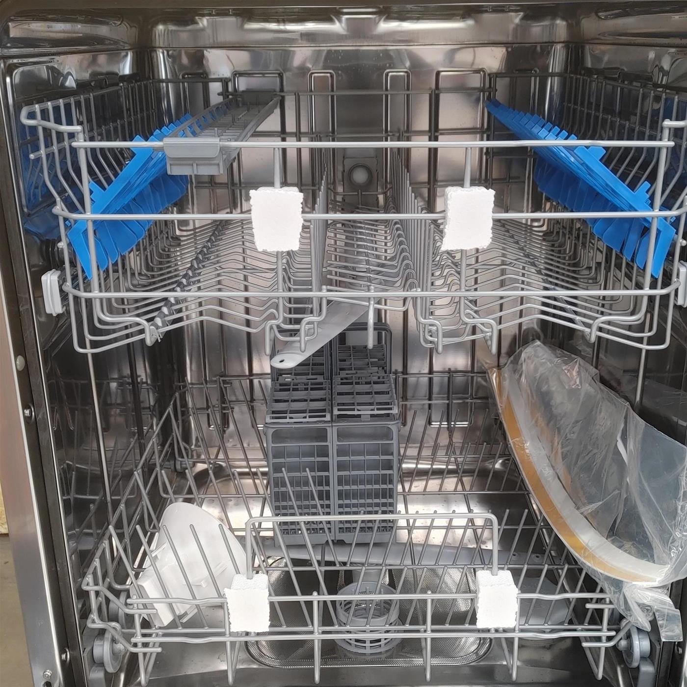 Candy Brava CSIN 2D360PB A scomparsa totale 13 coperti E