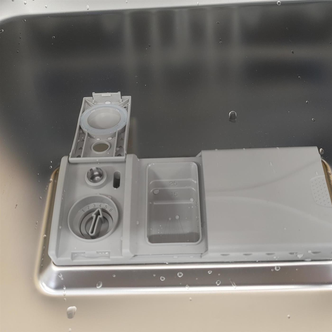 Candy Brava CELDIMN 4D622PB A scomparsa totale 16 coperti C