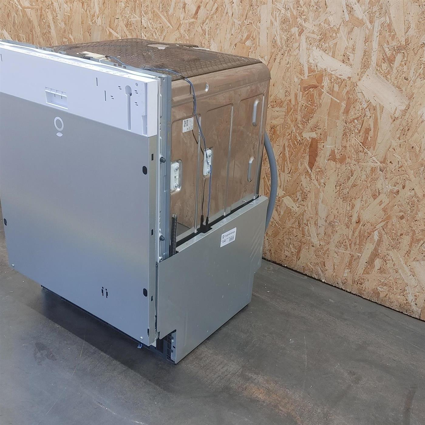 Lavastoviglie CANDY CIMC E0W 3E53 a Scomparsa Totale 13 coperti