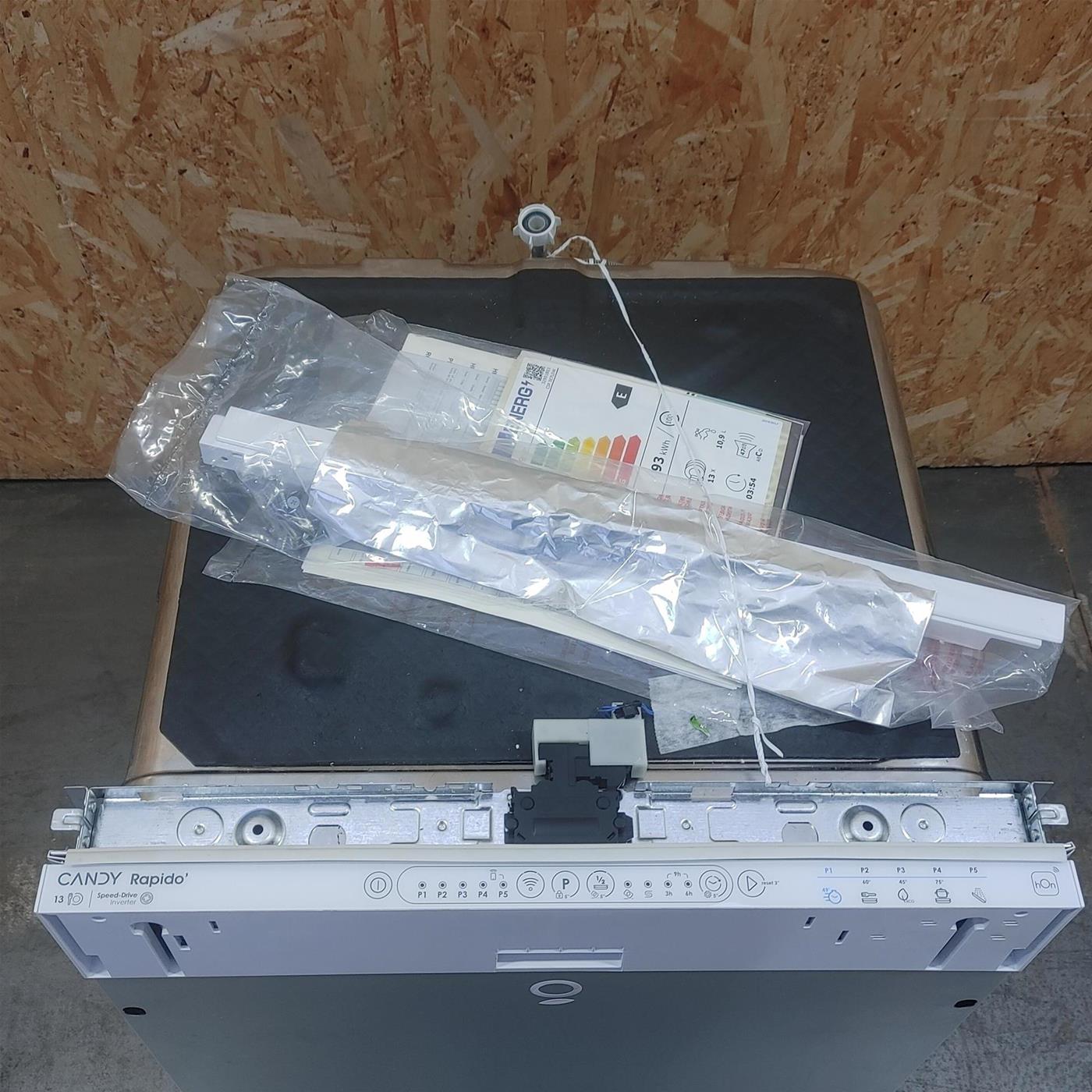 Candy CIP 3E7L0W A scomparsa totale 13 coperti E