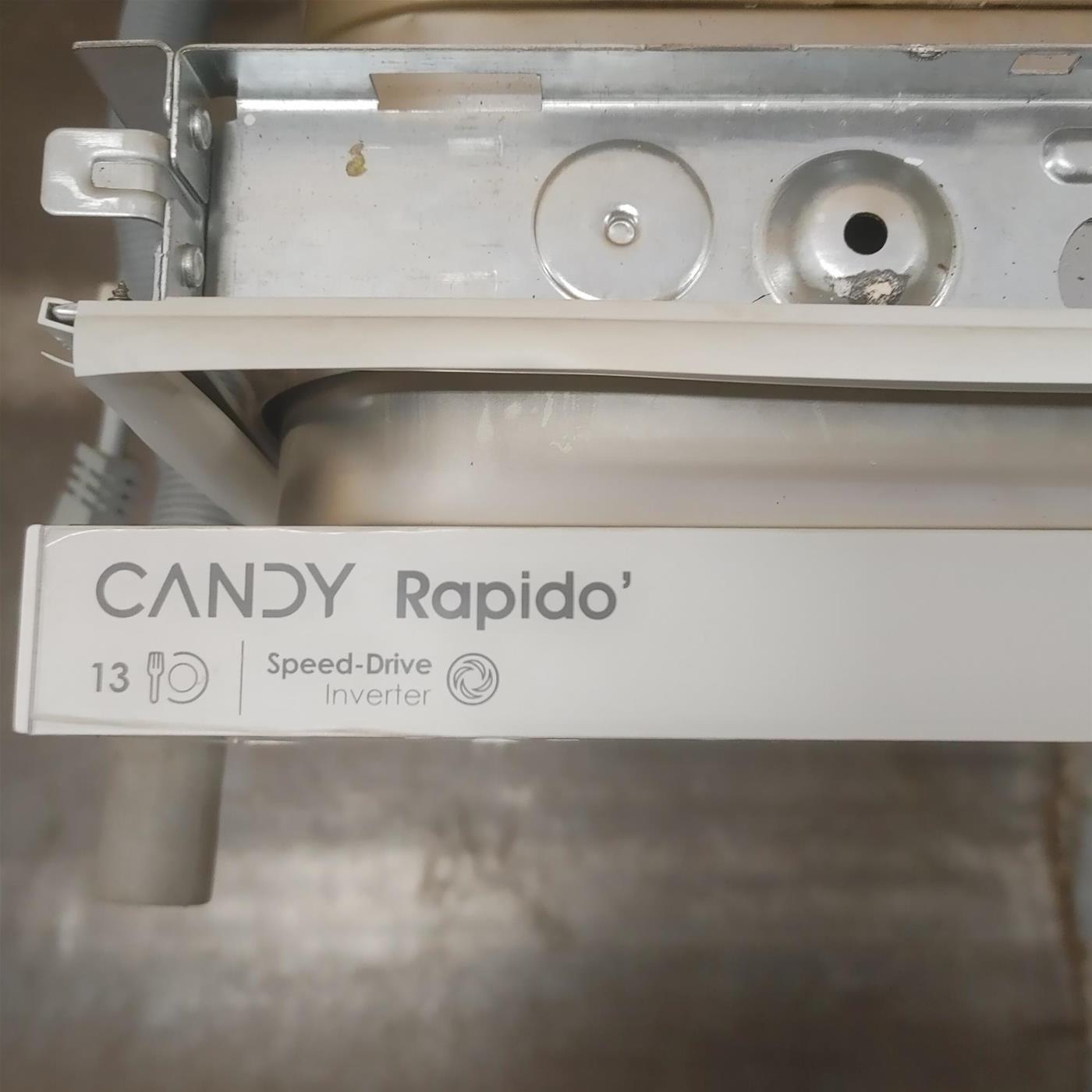 Lavastoviglie Candy CIP 3E7L0W a scomparsa totale 13 coperti