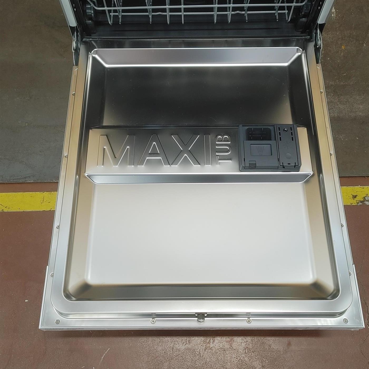 Lavastoviglie Candy CIP 3E7L0W a scomparsa totale 13 coperti