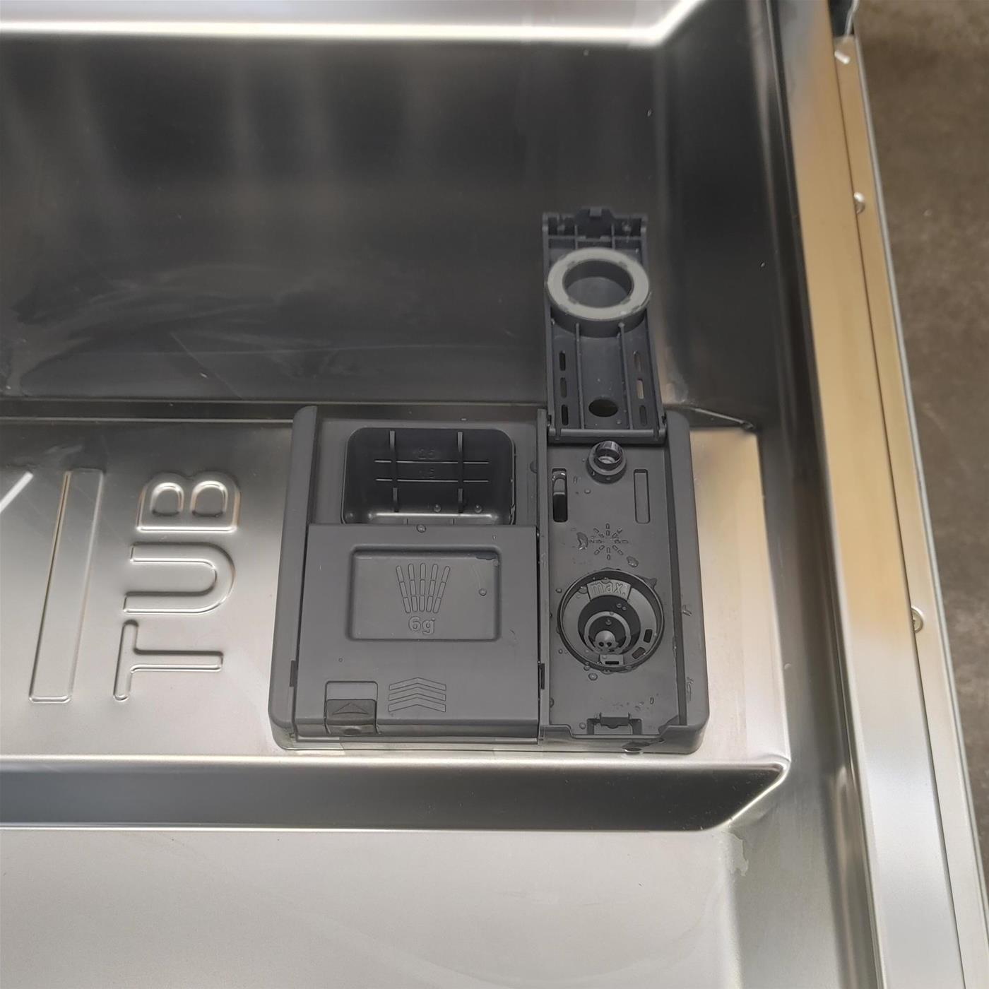 Lavastoviglie CANDY CIMC E0W 3E53 a Scomparsa Totale