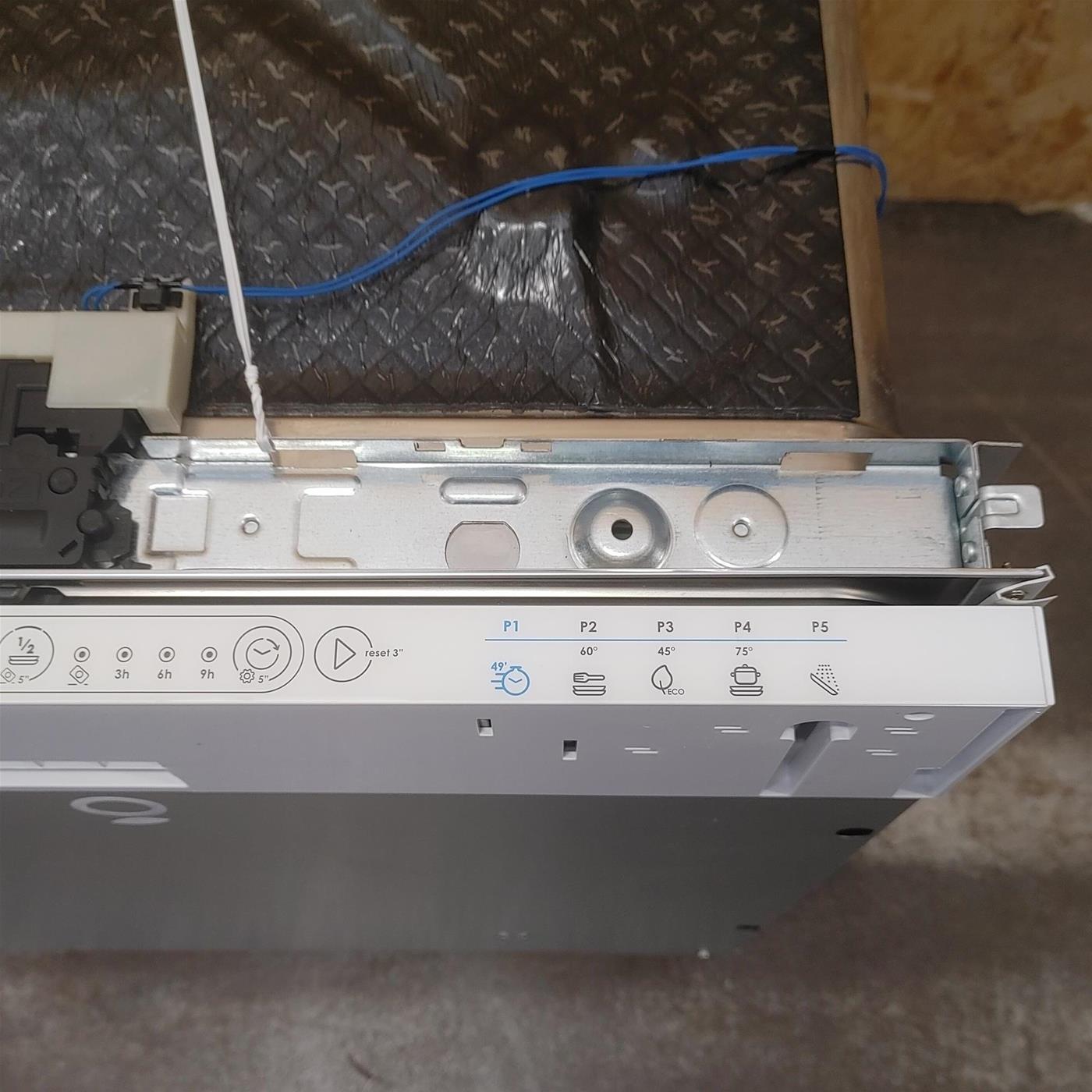 Lavastoviglie CANDY CIMC E0W 3E53 a Scomparsa Totale