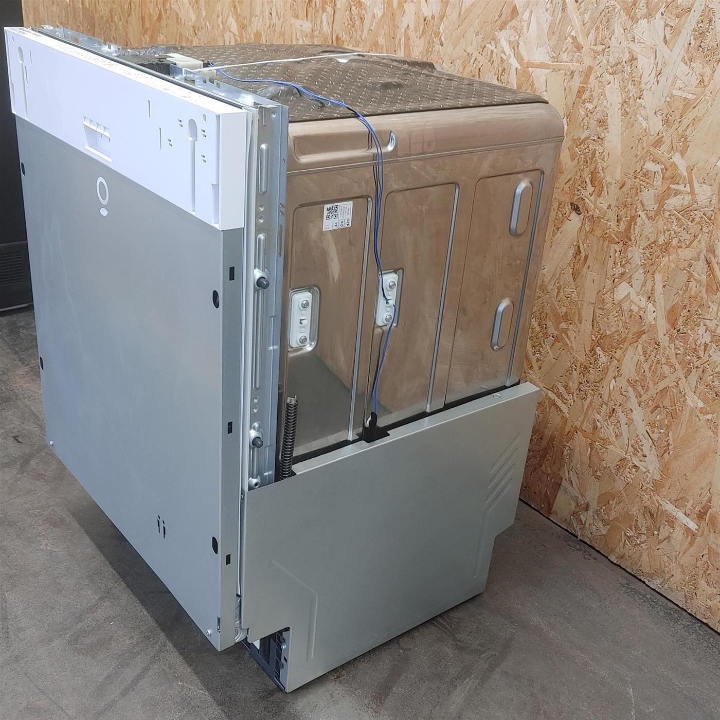 Lavastoviglie CANDY CIMC E0W 3E53 a Scomparsa Totale