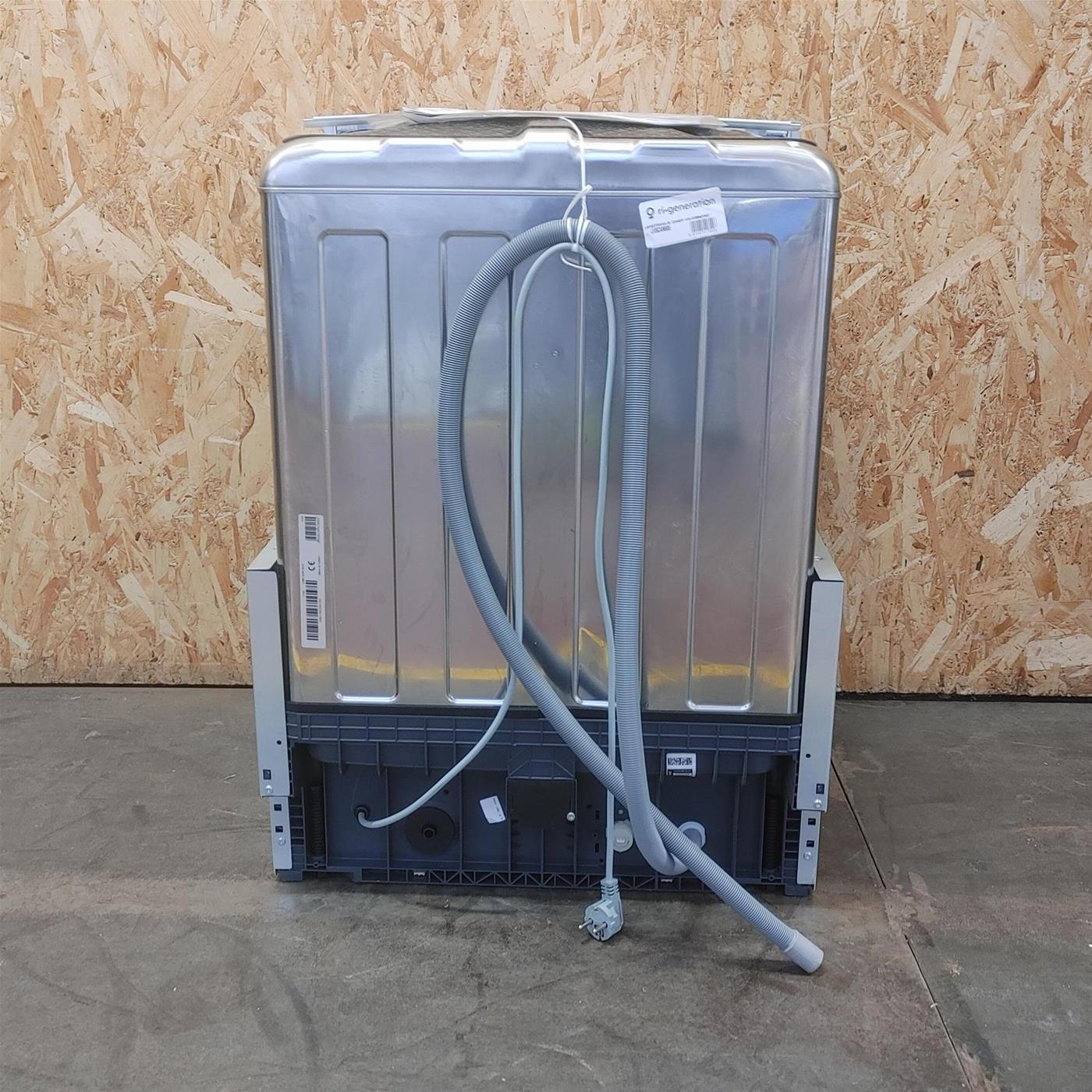 Lavastoviglie CANDY CIMC E0W 3E53 a Scomparsa Totale