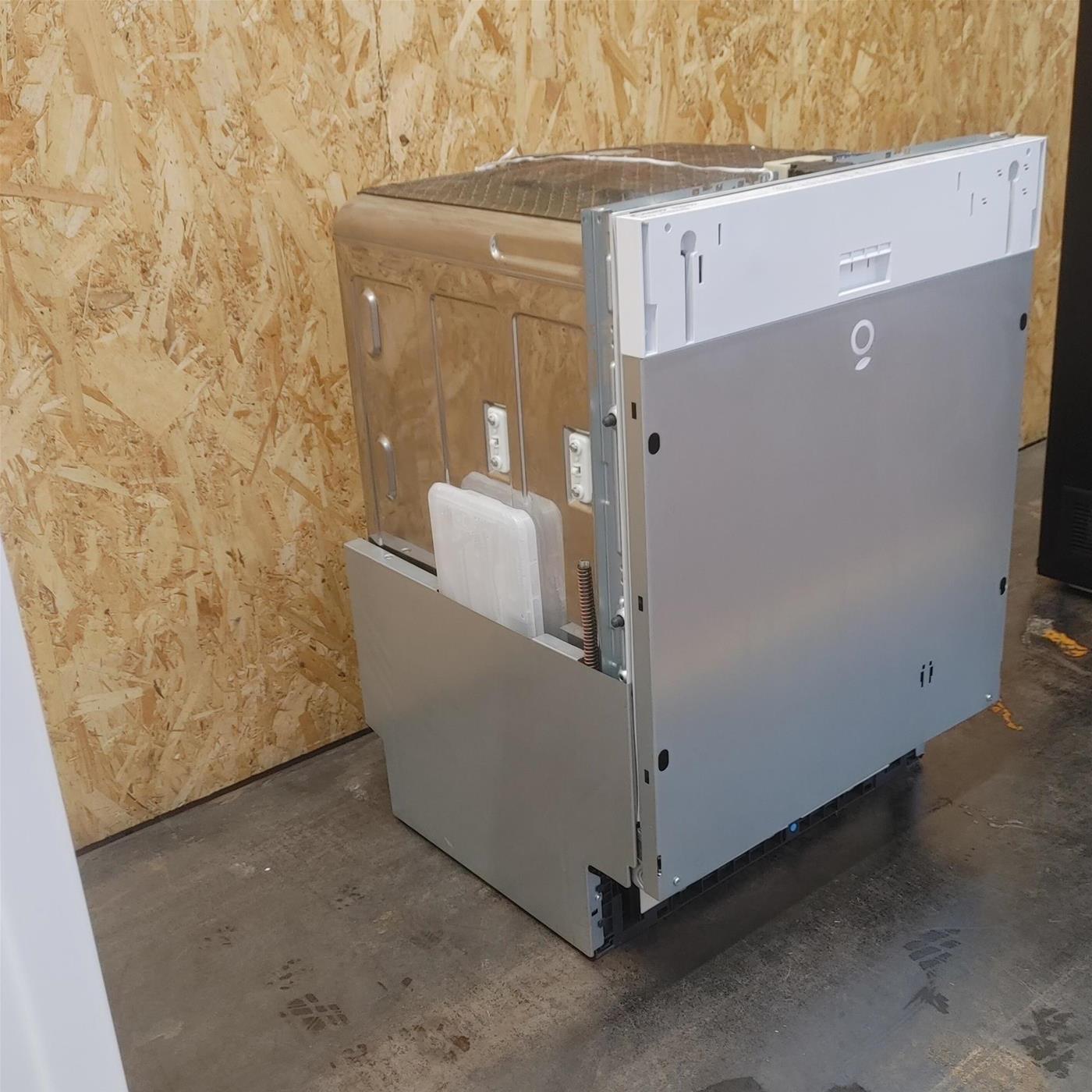 Lavastoviglie CANDY CIMC E0W 3E53 a Scomparsa Totale