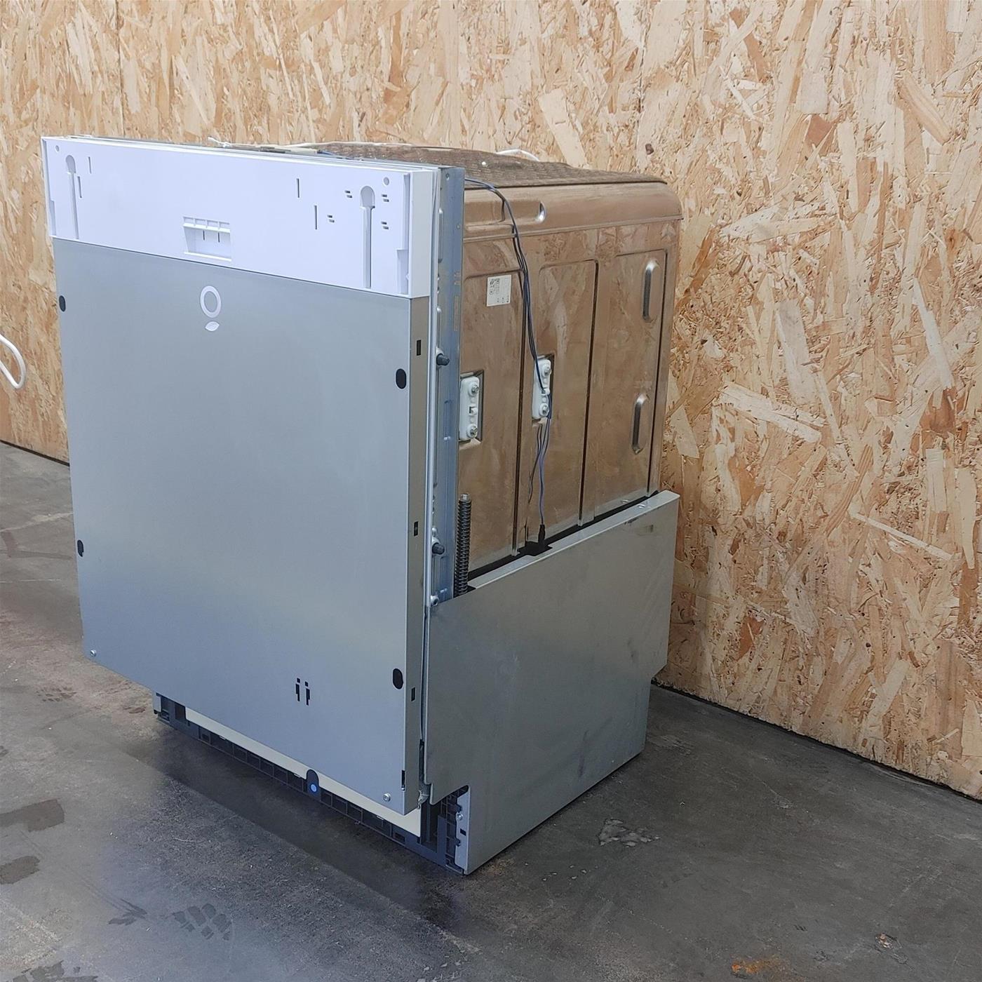 Lavastoviglie CANDY CIMC E0W 3E53 a Scomparsa Totale