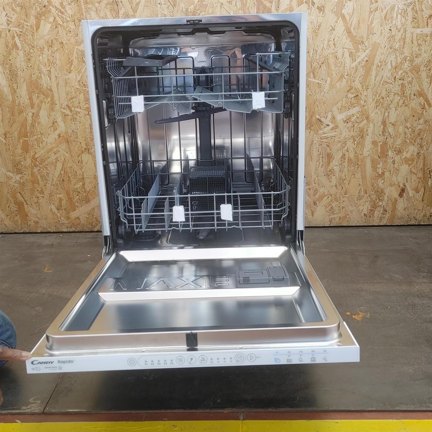 Lavastoviglie Candy CI3E53L0W a scomparsa totale 13 coperti