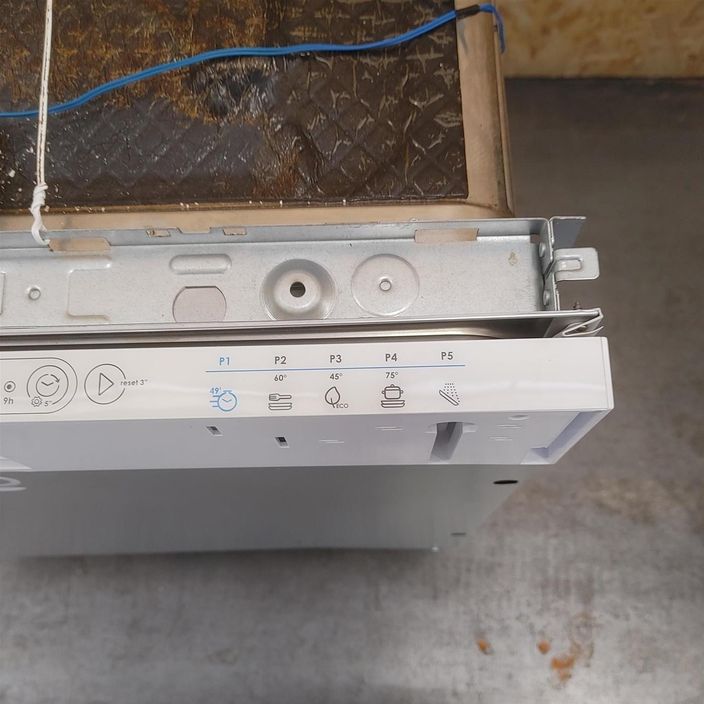 Lavastoviglie Candy CI3E53L0W a scomparsa totale 13 coperti