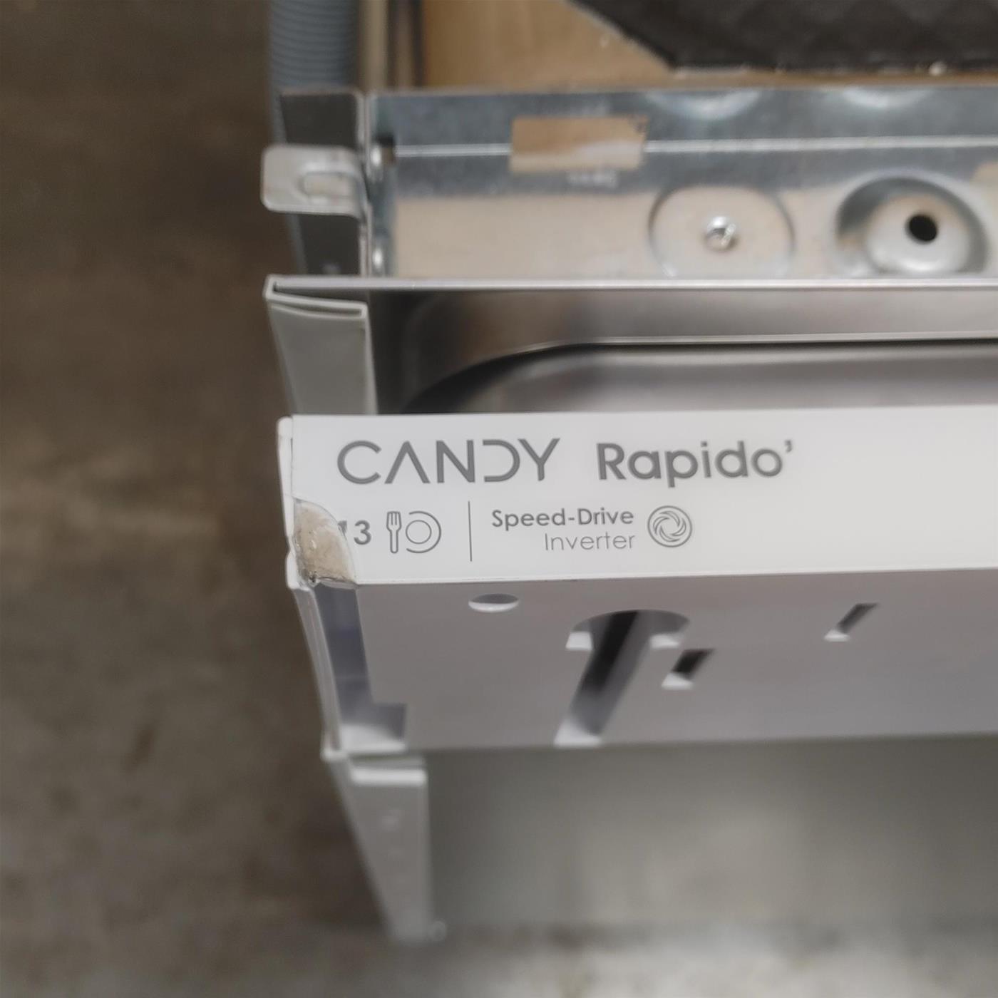 Lavastoviglie Candy CIP 3E7L0W a scomparsa totale 13 coperti