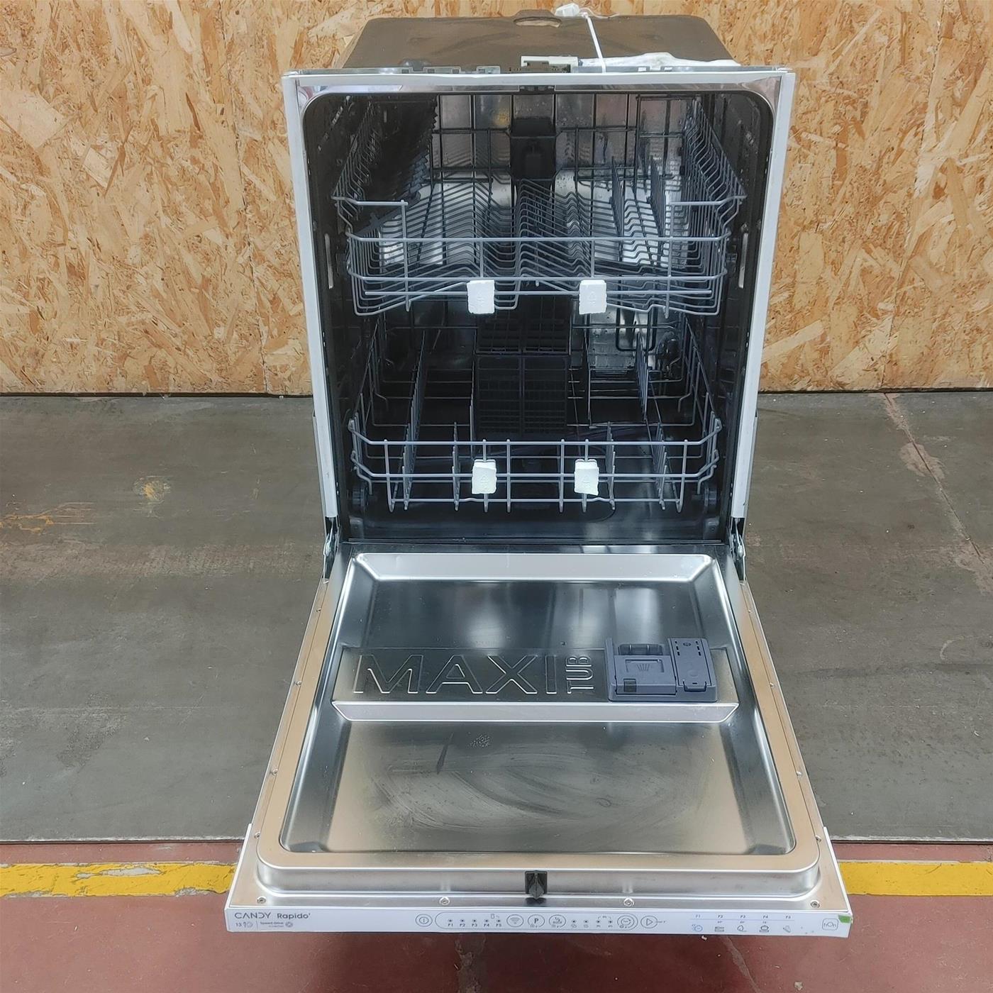 Lavastoviglie Candy CIP 3E7L0W a scomparsa totale 13 coperti