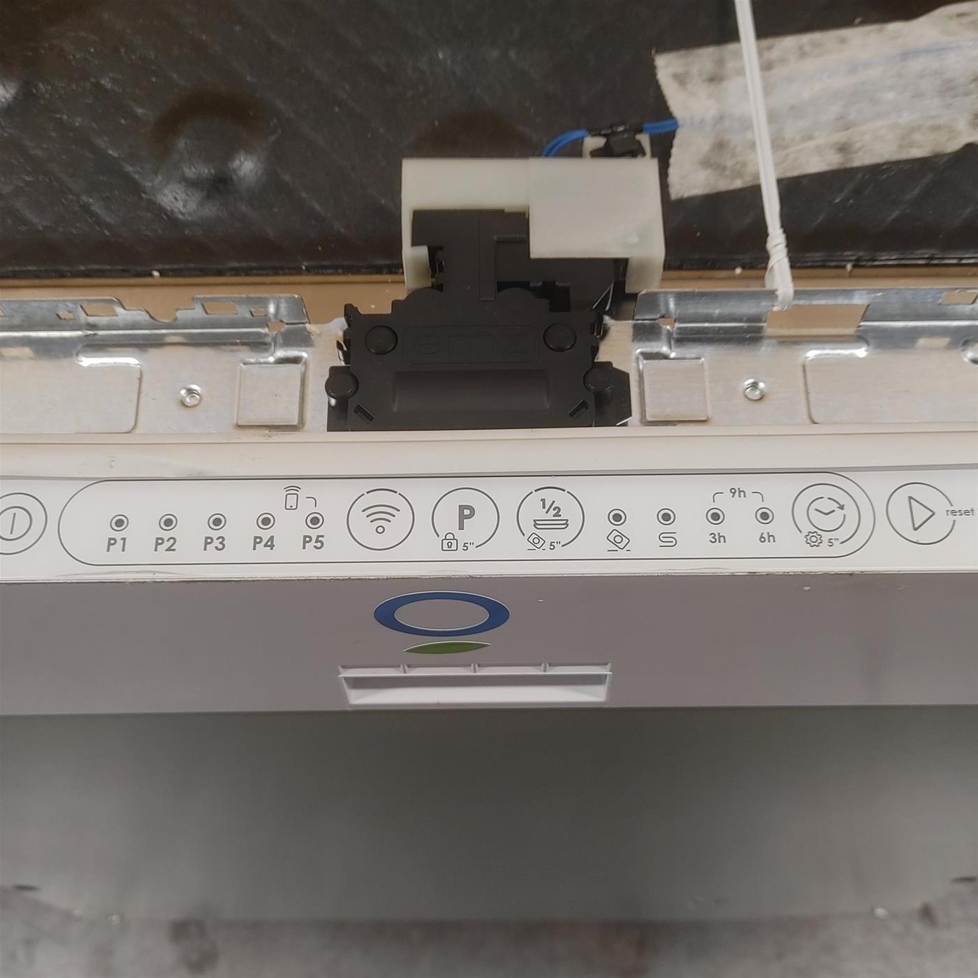 Lavastoviglie Candy CIP 3E7L0W a scomparsa totale 13 coperti