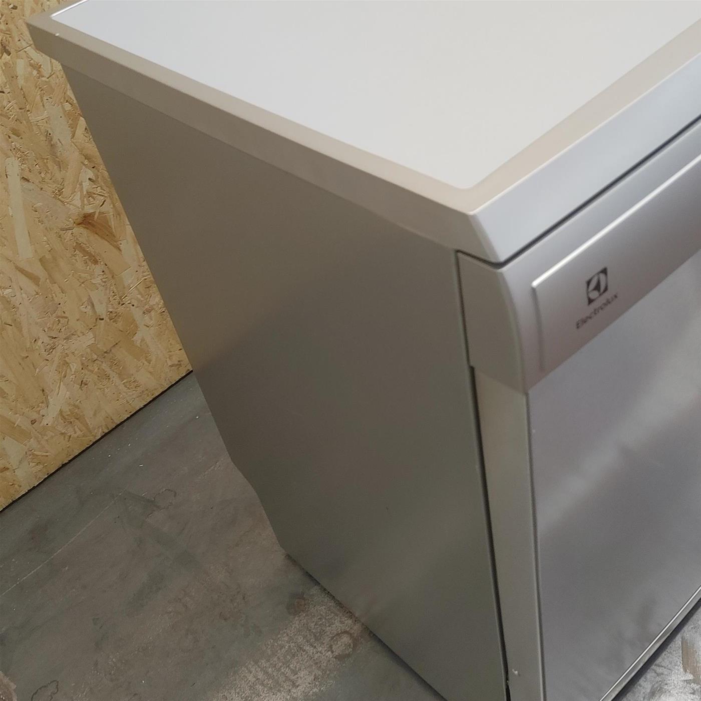 Electrolux ESF5534LOX Libera installazione 13 coperti E