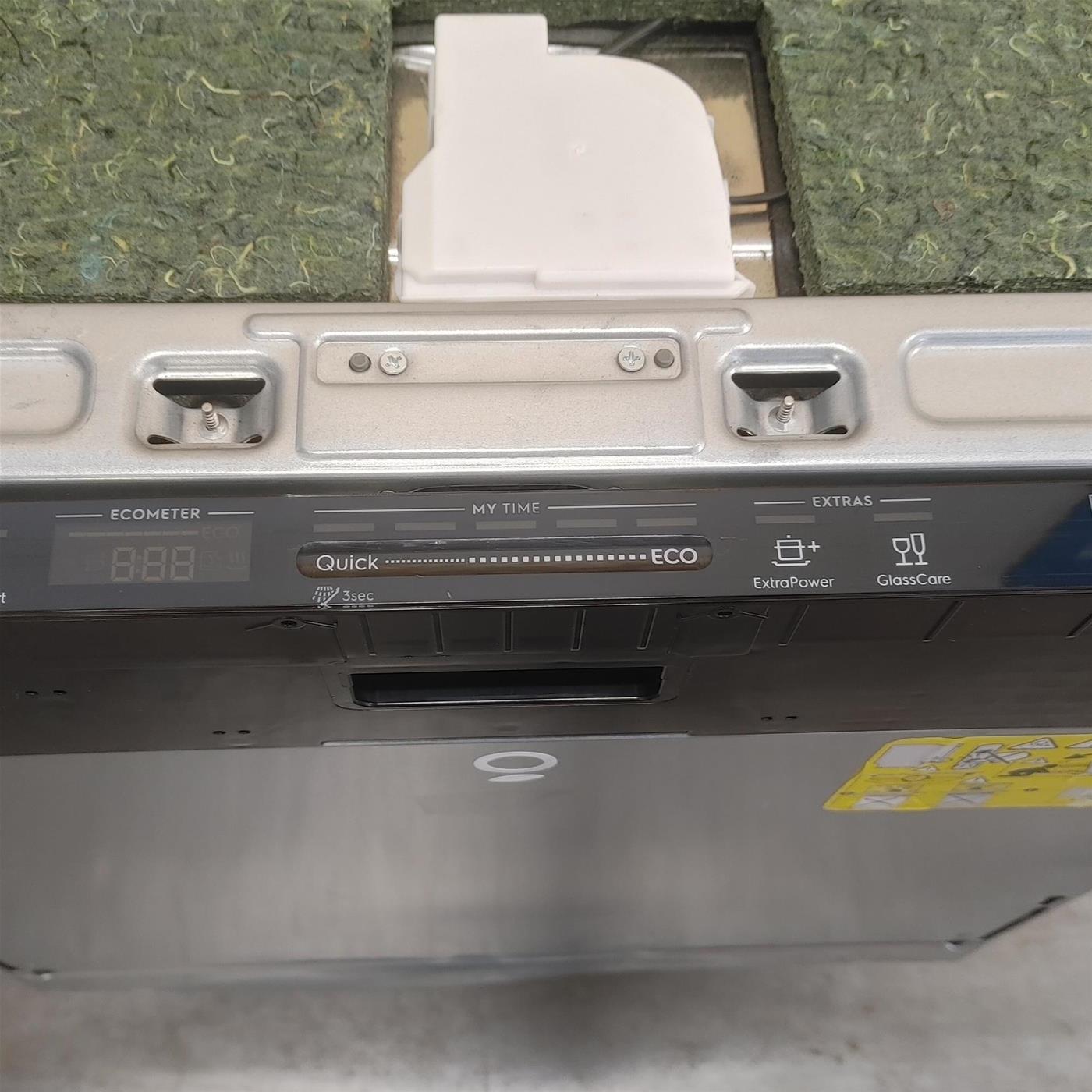 Electrolux EES48400L Incasso completo 14 coperti C