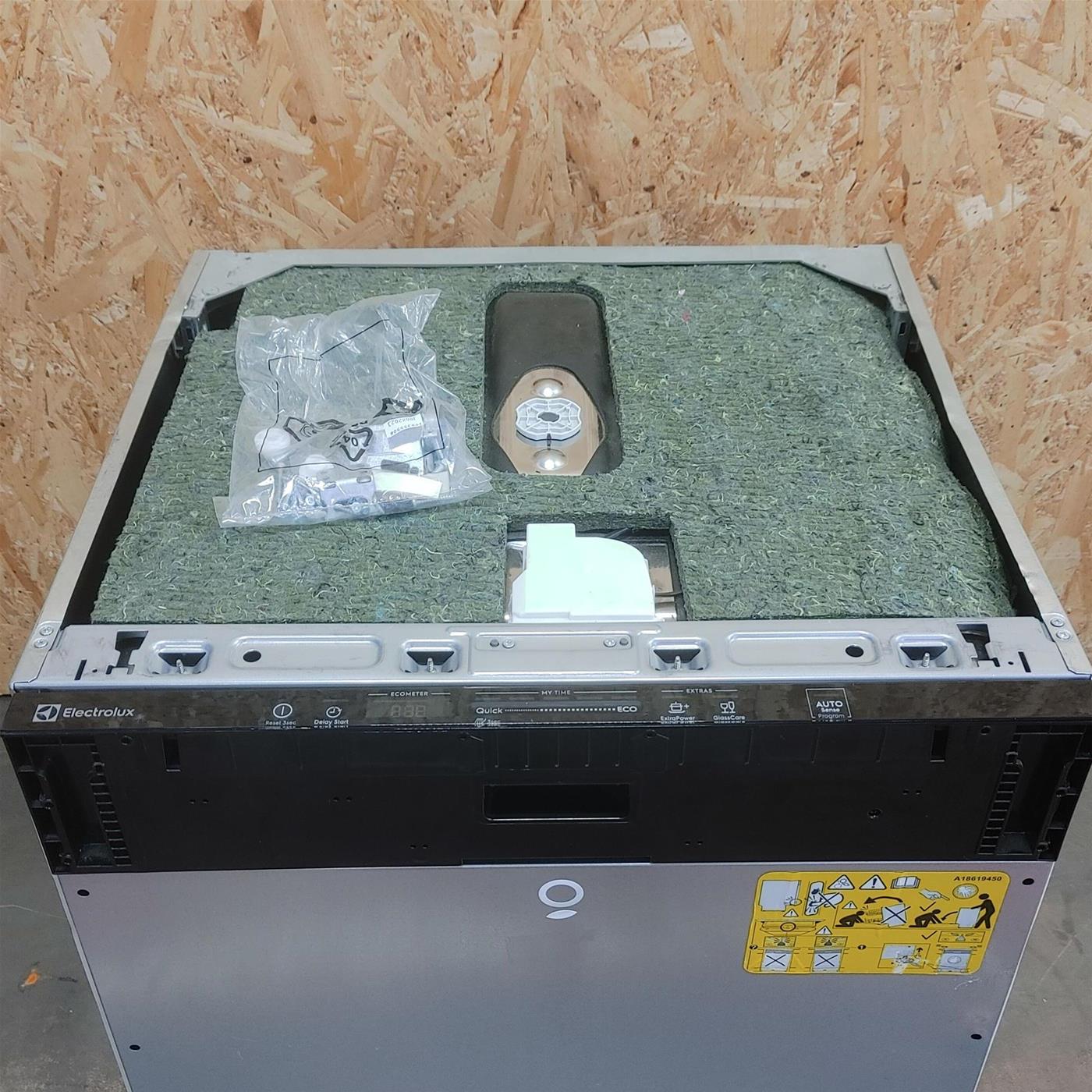 Electrolux EES48400L Incasso completo 14 coperti C